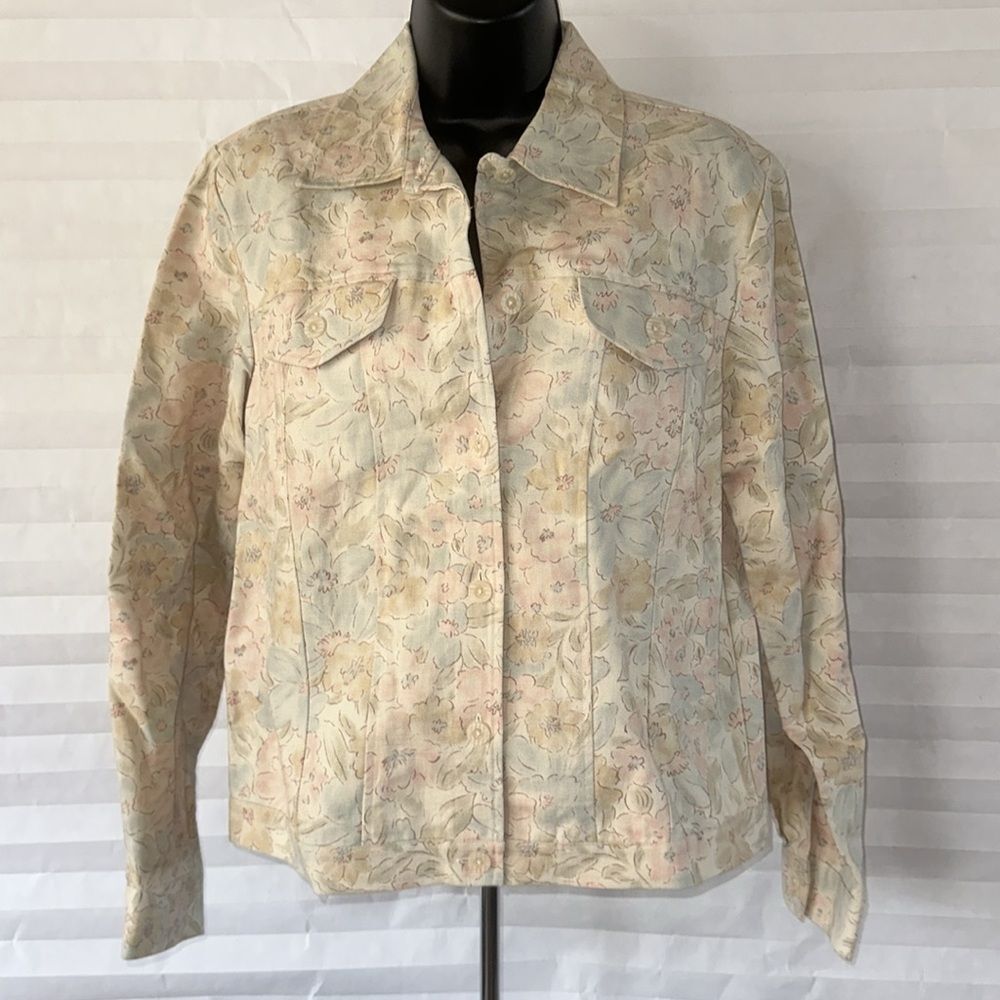 Coldwater Creek Women's Pale Floral Button Down Jacket Size Small Lightweight